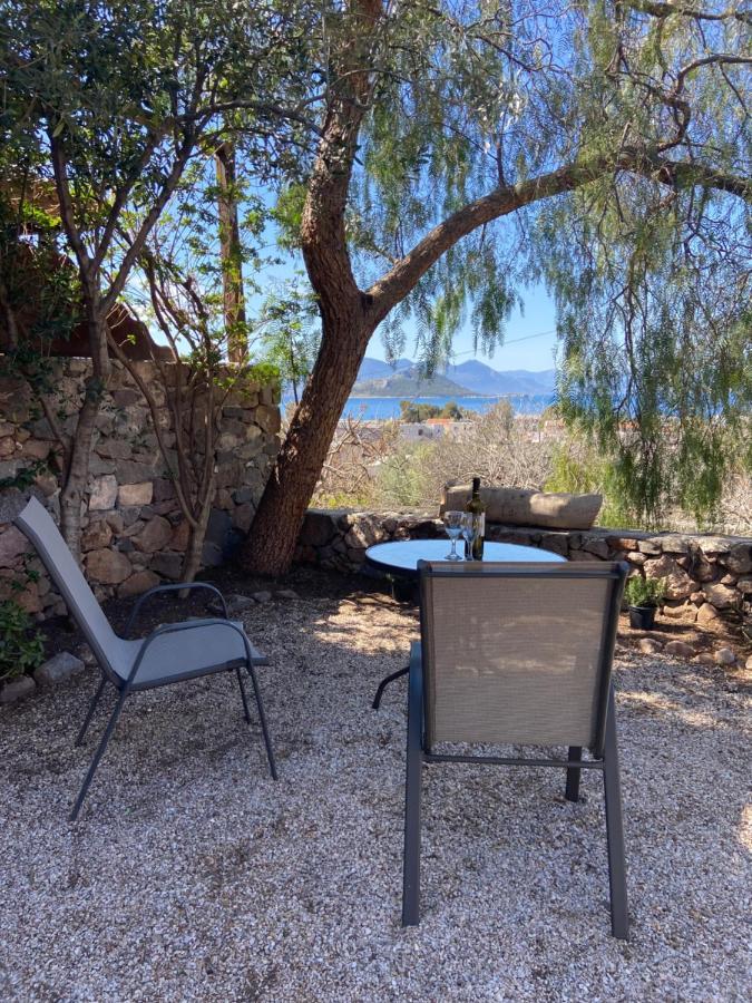 Pepper Tree Appartement Aegina Buitenkant foto